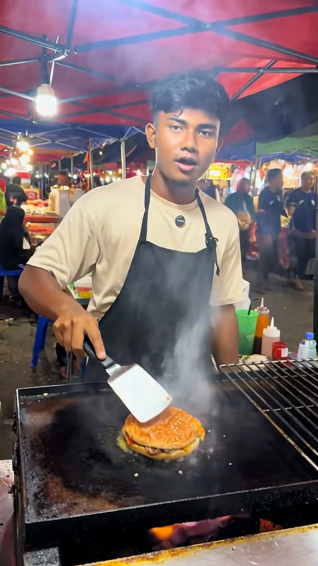 Panas-Panas Ni Yang Sedap — Burger Pasar Malam — AI generated 9:16 film frame